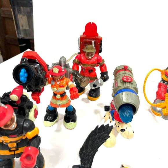 Fisher Price Rescue Heros Vintage Lot with Rescue Pets Accesories Backpacks etc - Picture 4 of 14